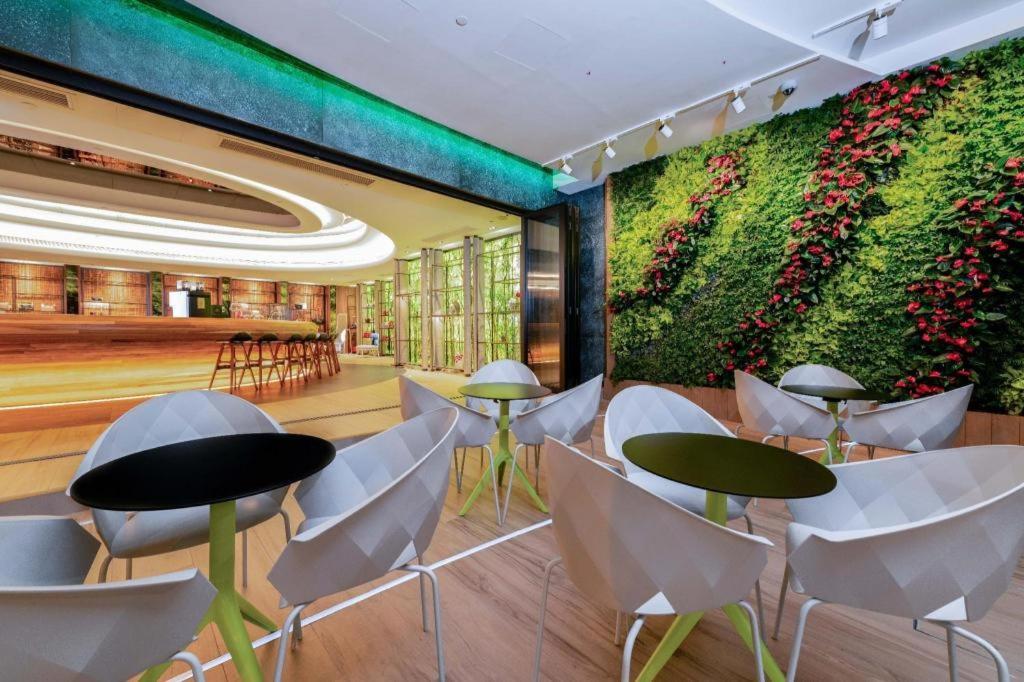 Hotel Oasis Avenue-a Gdh 4*
